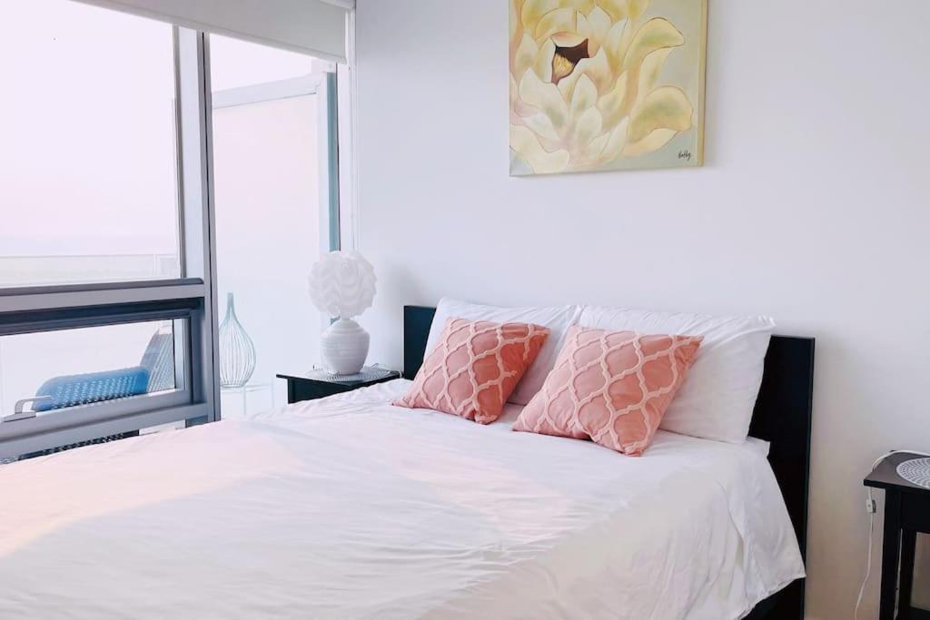 New Superior Lakeview Luxury 3-Bedroom Suite On 48 Floor Toronto Bagian luar foto