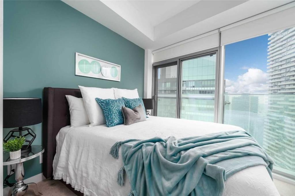New Superior Lakeview Luxury 3-Bedroom Suite On 48 Floor Toronto Bagian luar foto
