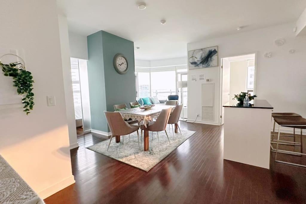 New Superior Lakeview Luxury 3-Bedroom Suite On 48 Floor Toronto Bagian luar foto