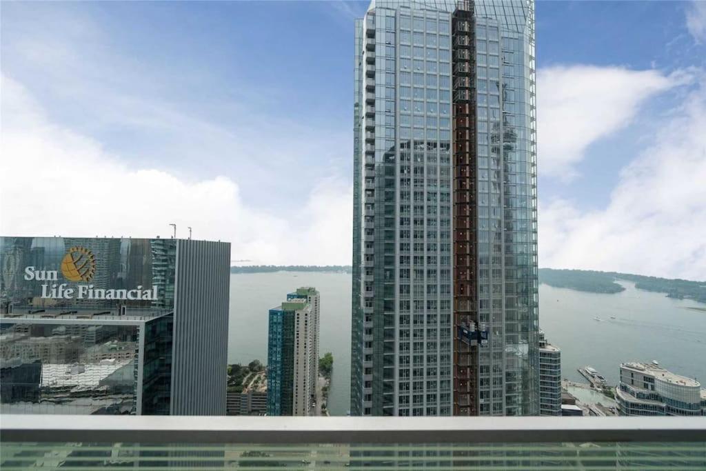 New Superior Lakeview Luxury 3-Bedroom Suite On 48 Floor Toronto Bagian luar foto