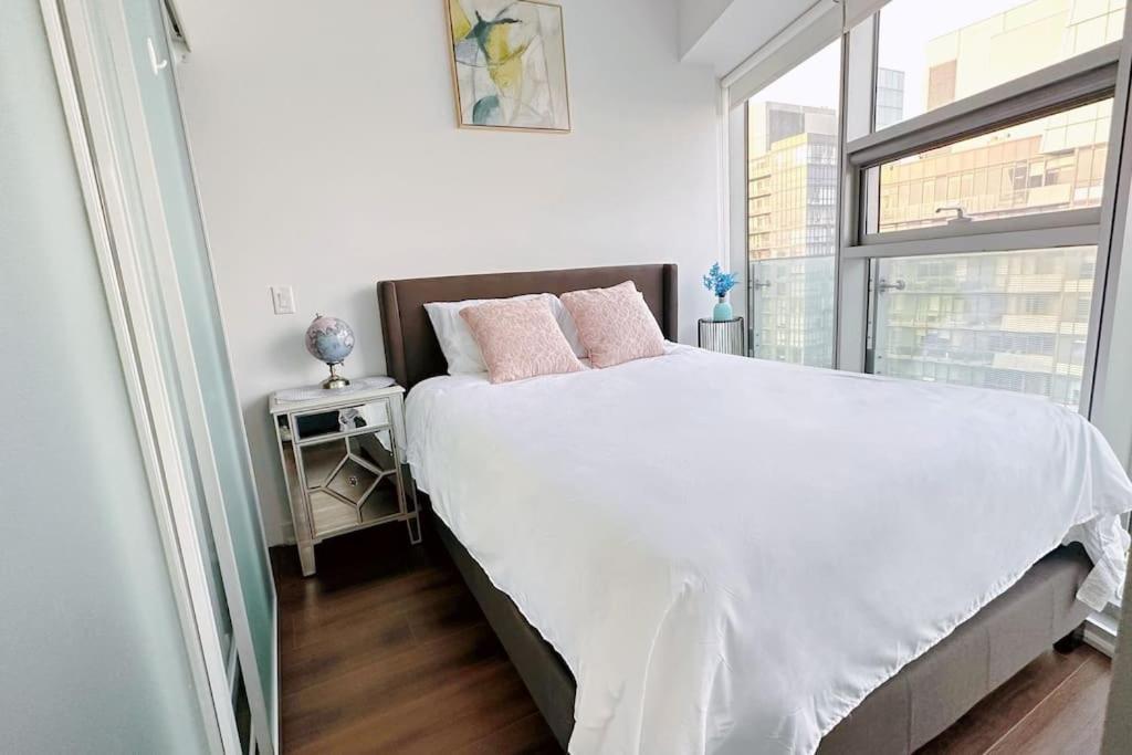 New Superior Lakeview Luxury 3-Bedroom Suite On 48 Floor Toronto Bagian luar foto