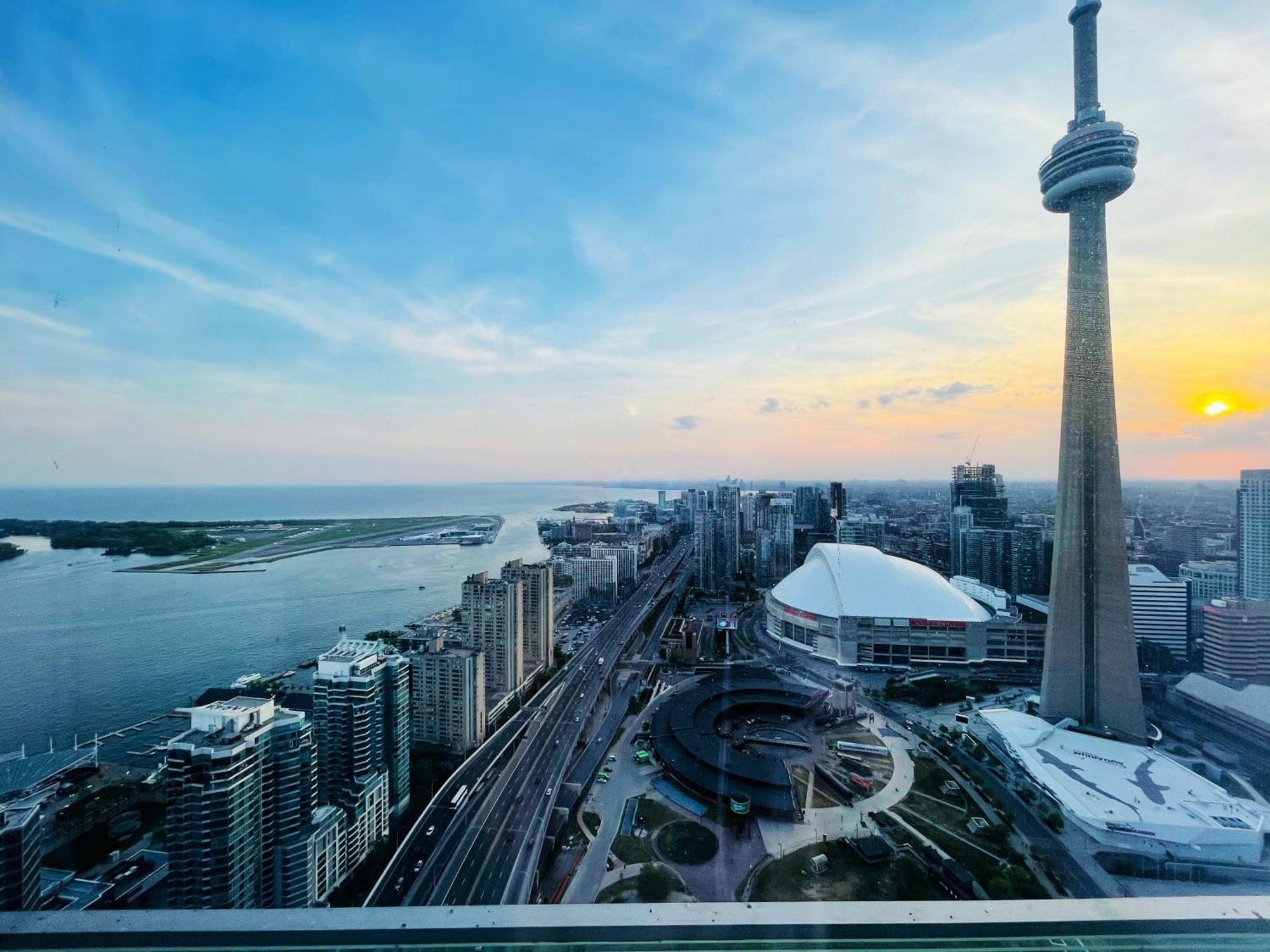 New Superior Lakeview Luxury 3-Bedroom Suite On 48 Floor Toronto Bagian luar foto