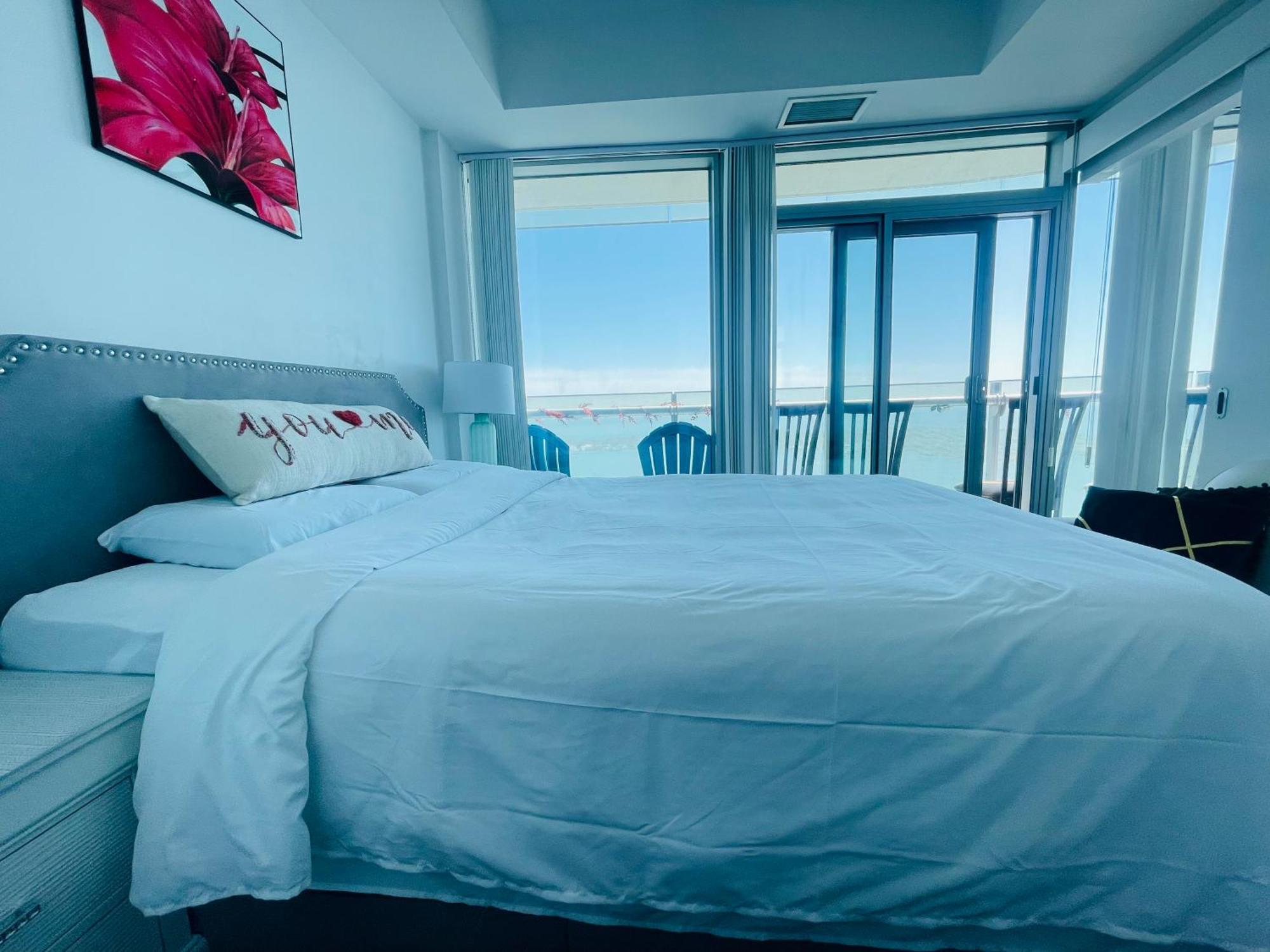 New Superior Lakeview Luxury 3-Bedroom Suite On 48 Floor Toronto Bagian luar foto